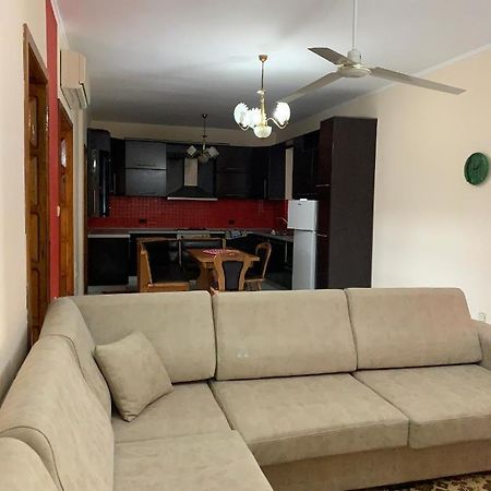 Villa Shtepi Me Qera Fier Exterior foto